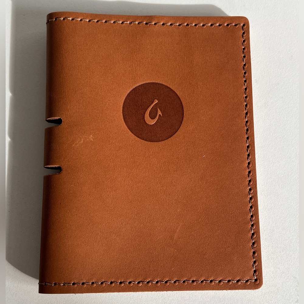 Olukai leather passport cover - brown